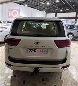 تۆیۆتا لاند کروزەر